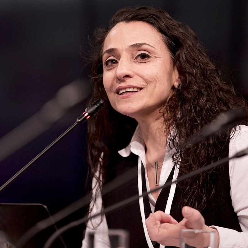 Portrait picture of Viola Raheb speaking at a NOW Conference